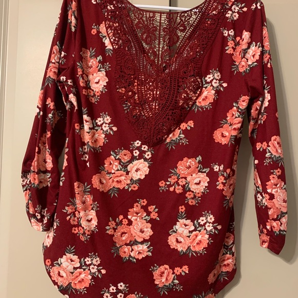 Red floral top with lace back, and front tie - Picture 2 of 3